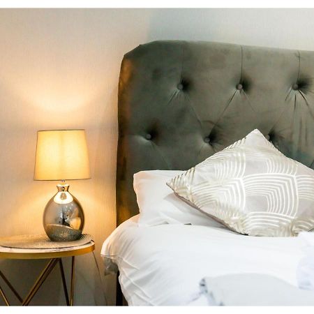 Classic 2Bd Flat In Chelmsford Exteriör bild